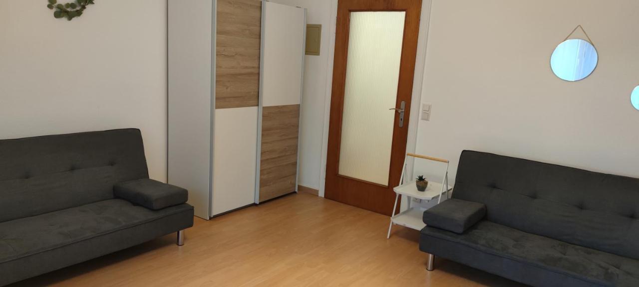 Schoene Und Optimal Gelegene Wohnung Og Weisskirchen מראה חיצוני תמונה