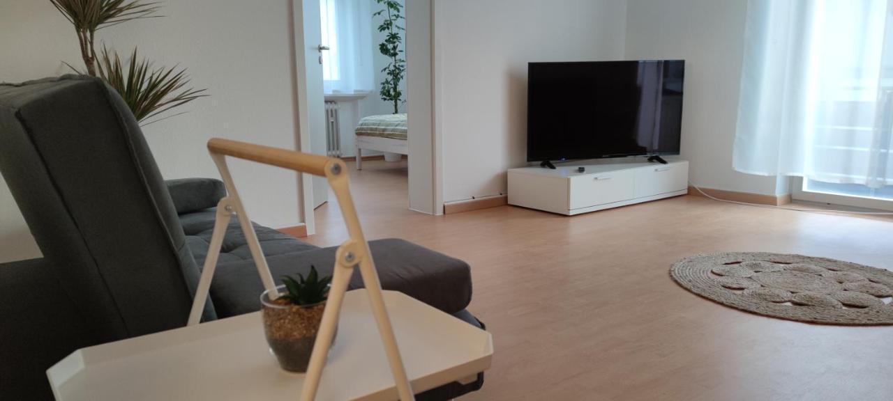 Schoene Und Optimal Gelegene Wohnung Og Weisskirchen מראה חיצוני תמונה