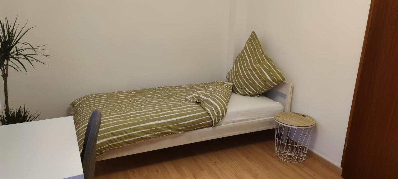 Schoene Und Optimal Gelegene Wohnung Og Weisskirchen מראה חיצוני תמונה