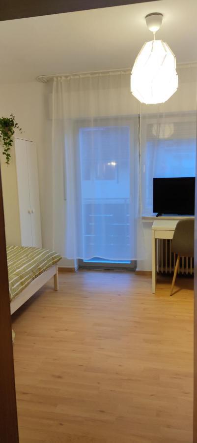 Schoene Und Optimal Gelegene Wohnung Og Weisskirchen מראה חיצוני תמונה